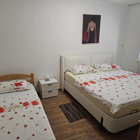 מאלי לוסיניי Apartments Vila Tisa מראה חיצוני תמונה