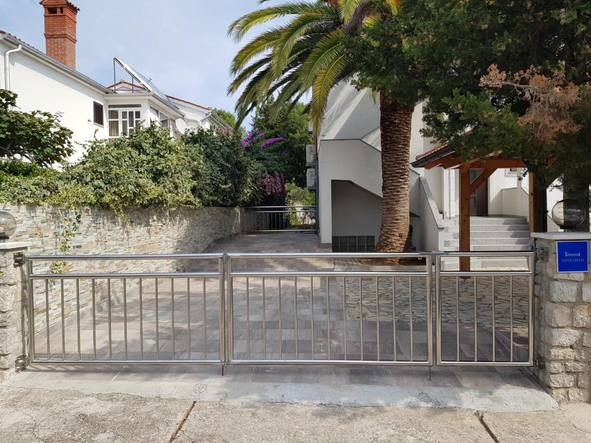 מאלי לוסיניי Apartments Vila Tisa מראה חיצוני תמונה