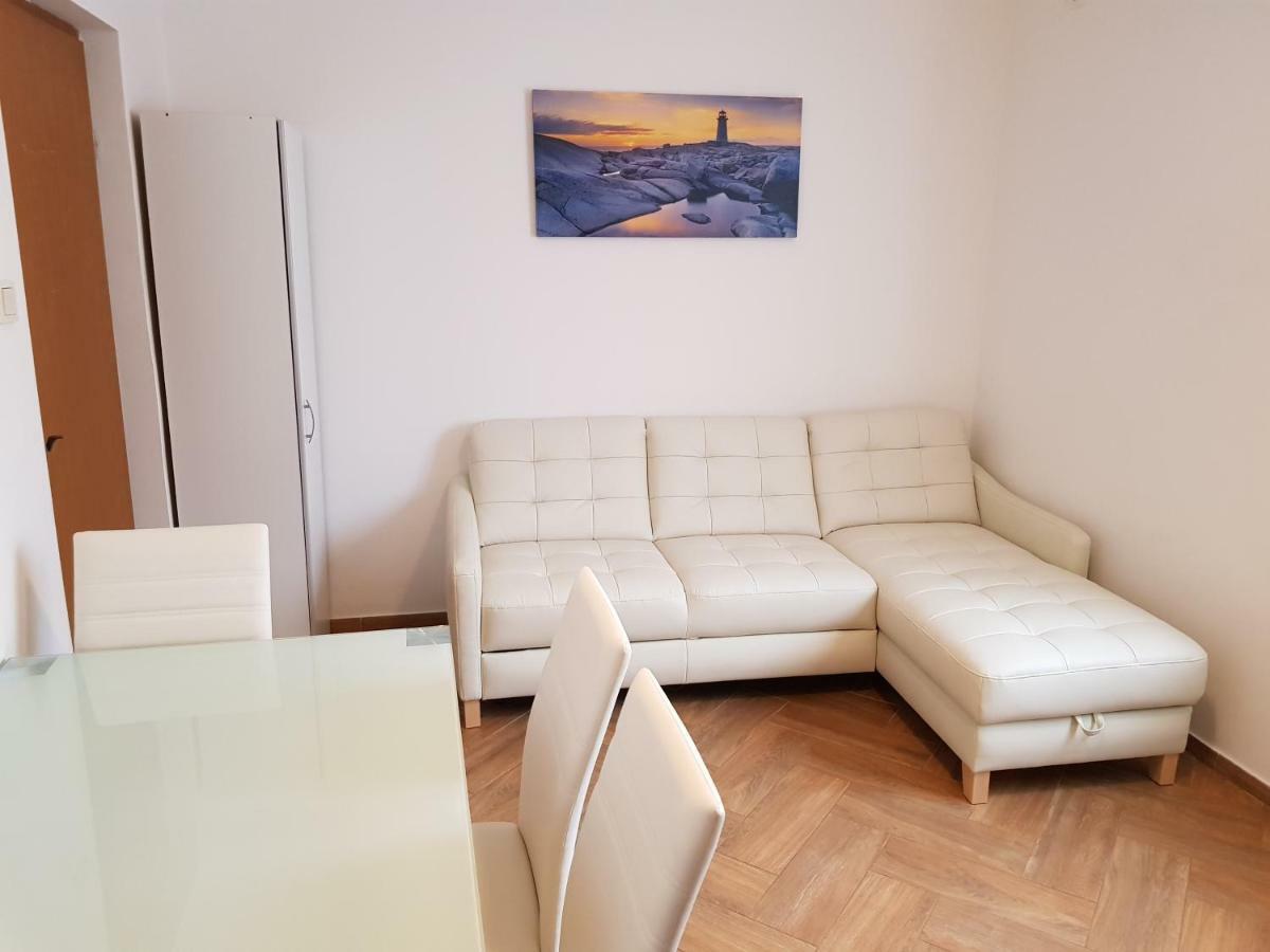 מאלי לוסיניי Apartments Vila Tisa מראה חיצוני תמונה