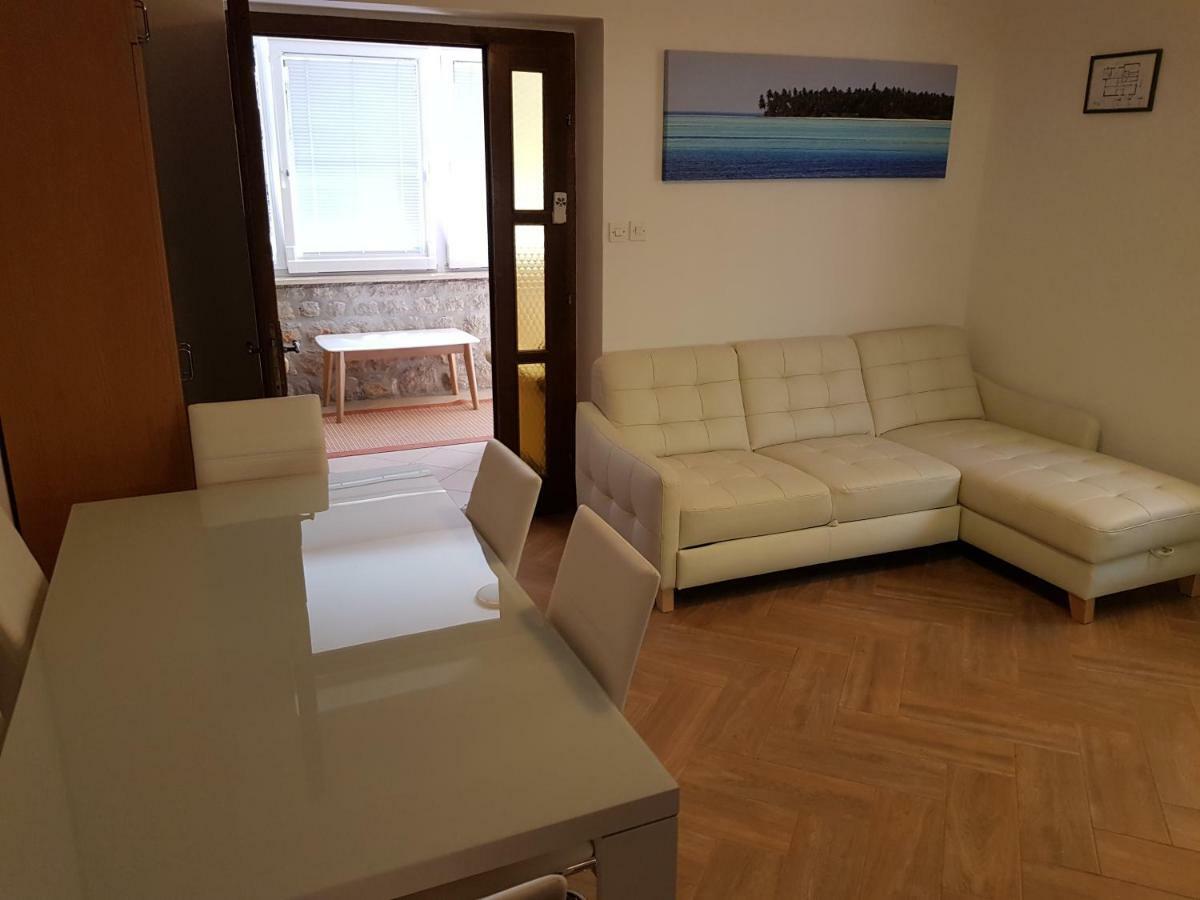 מאלי לוסיניי Apartments Vila Tisa מראה חיצוני תמונה