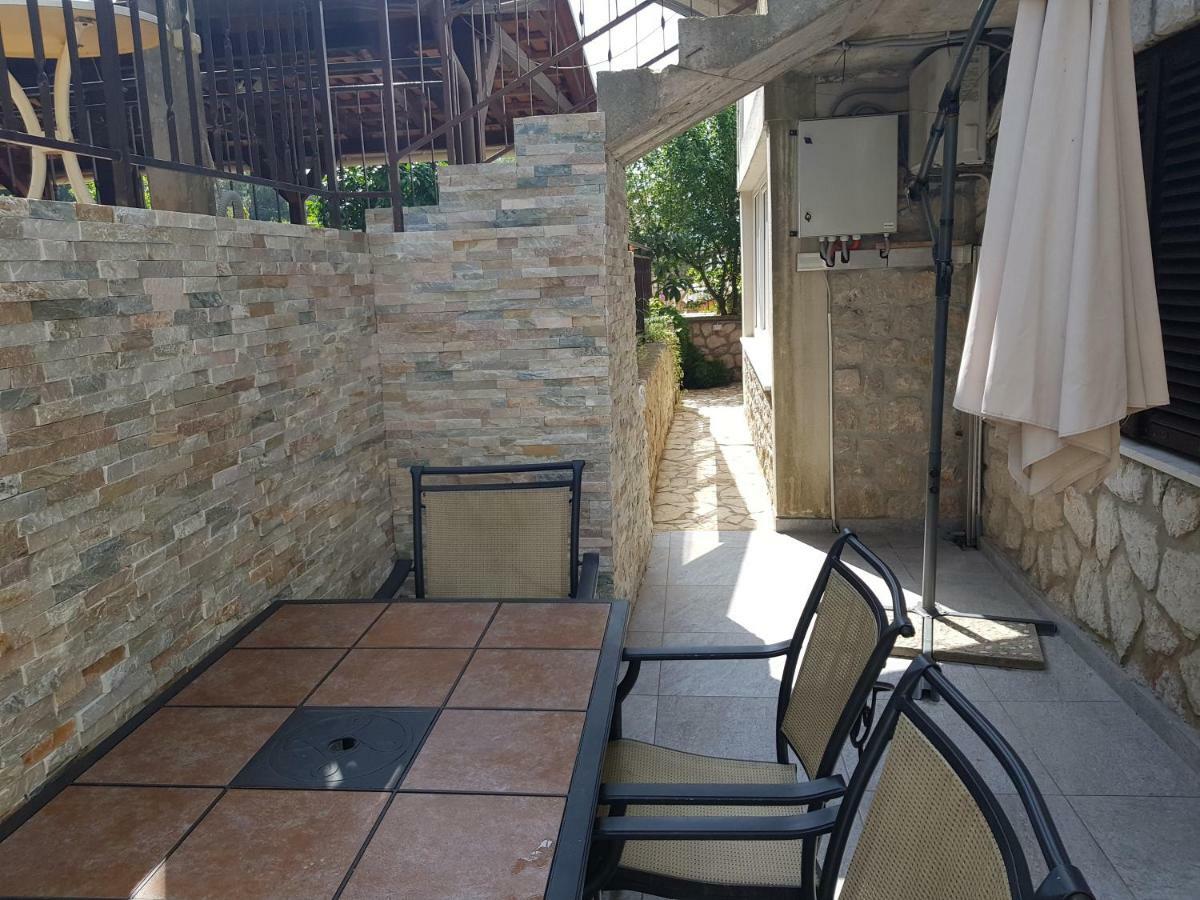 מאלי לוסיניי Apartments Vila Tisa מראה חיצוני תמונה